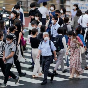 日媒：日本开始为特定人群接种第四针新冠疫苗