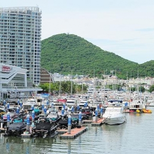 三亚实行临时性全域静态管理 暑期旺季旅游市场从牛市转跌停 ...