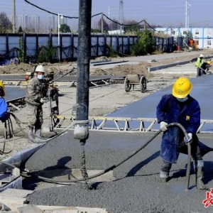 长江新区滠水河东路中段完工