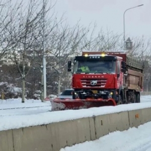 瑞雪迎春兆丰年 烟台黄渤海新区建设交通局力保农村公路安全畅通 ...