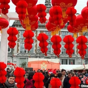 春节游园庙会时隔三年回归 比利时华侨华人热闹过年