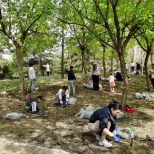 30余组亲子家庭添绿的大众花园，今年5月底将建成开放