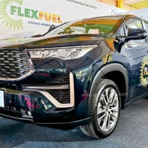 丰田推出世界首款乙醇纯电混动汽车 Innova Hycross Flex-fuel