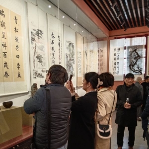 “绍隆寺恢复对外开放四十周年书画作品展”开幕