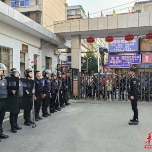 共护校园平安 衡阳县春晖小学开展反恐防暴应急演练