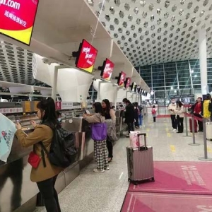 护航空港旅客 温暖春运旅途