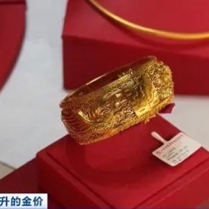 金价上涨，新型“含金”理财产品现认购热潮！潜在风险需注意→