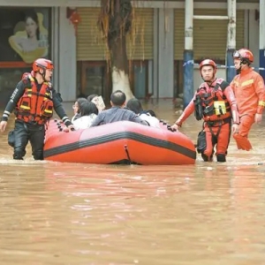 韶关肇庆清远多地内涝 被困群众及时脱险