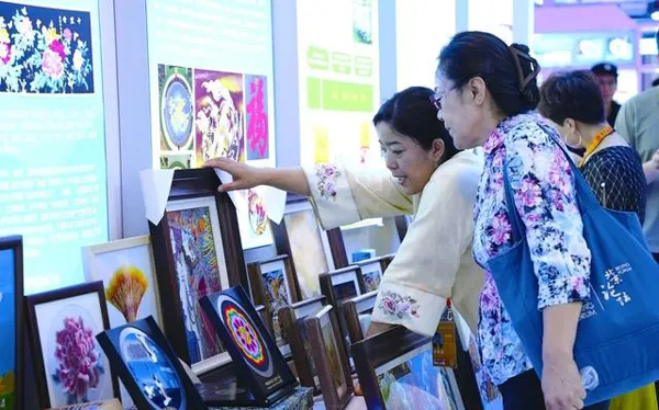 「服贸会·青海进行时·我探服贸会」一饱眼“服”！省区市展精彩纷呈