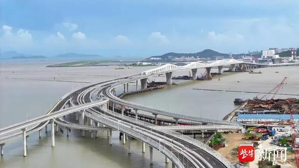 蘇企閃耀——澳門首座雙向八車道跨海大橋正式通車